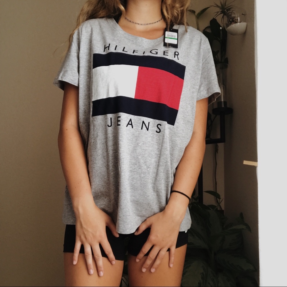 ❤️Classic Tommy Hilfiger tee